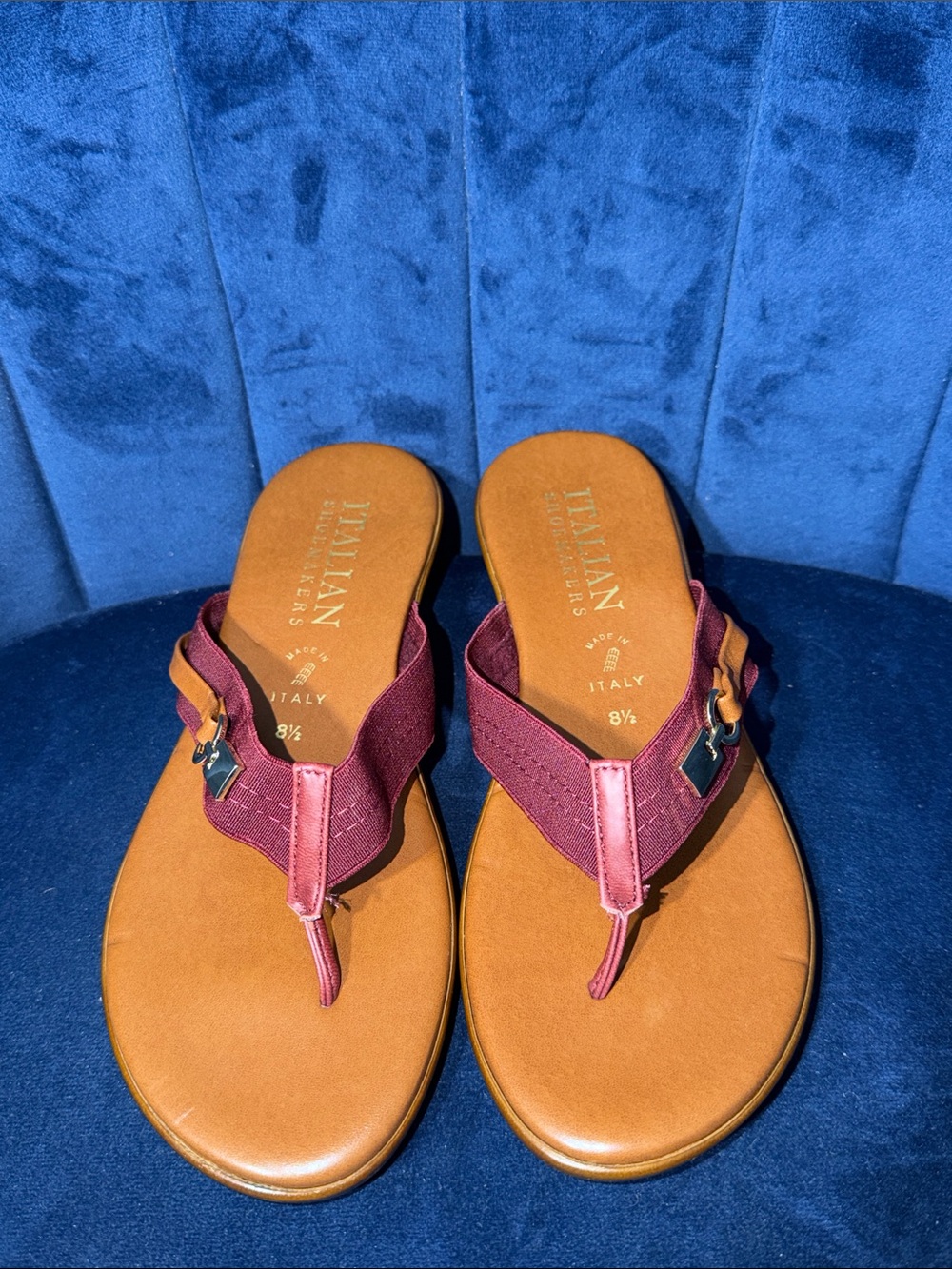 Italian Shoemakers Wine Red Thong Sandals with Gold/Leather Accents Size 8.5 - Picture 2 of 6